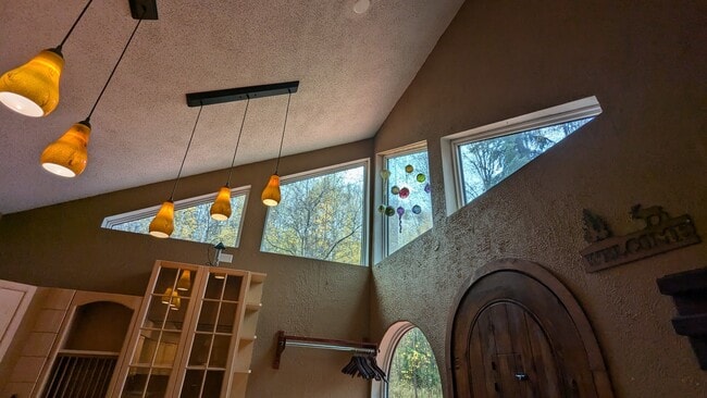 Photo - 1412 Springwater Dr