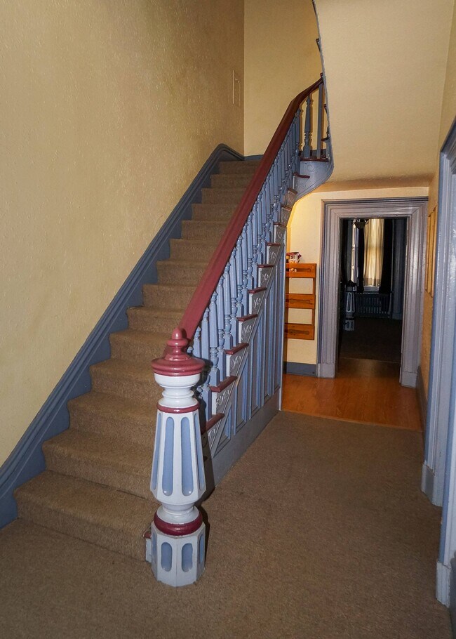 Lobby & Staircase - Nevilletree