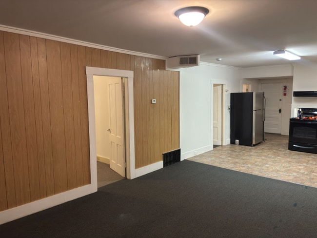 Photo - 47 Elkins St