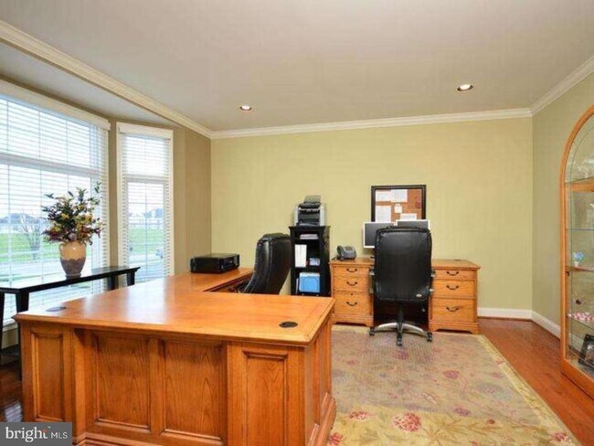 Photo - 310 Waynebrook Dr