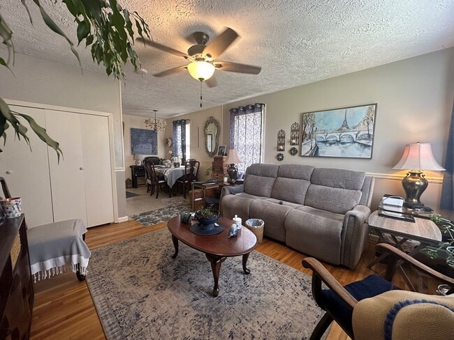 Photo - 204 Crest Dr