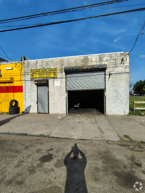 Building Photo - 2046 N Van Pelt St Rental
