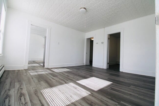 Photo - 61 N Leonard St Unit 2