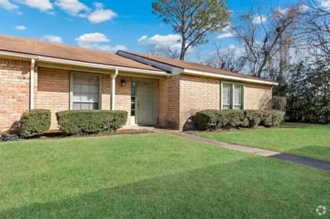 Building Photo - 6610 Marshall Pl Dr Rental
