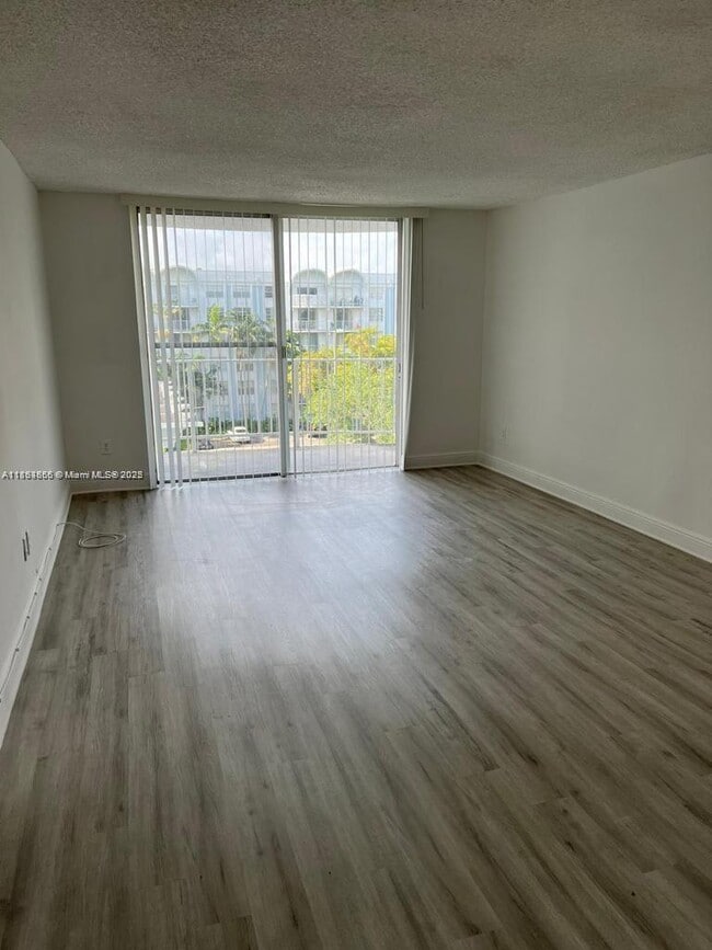 Photo - 484 NW 165th St Unidad A-514