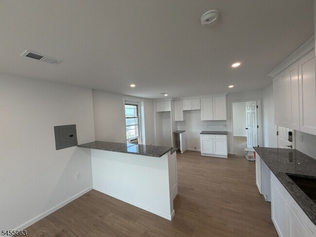 56 W Somerset St Unidad 4