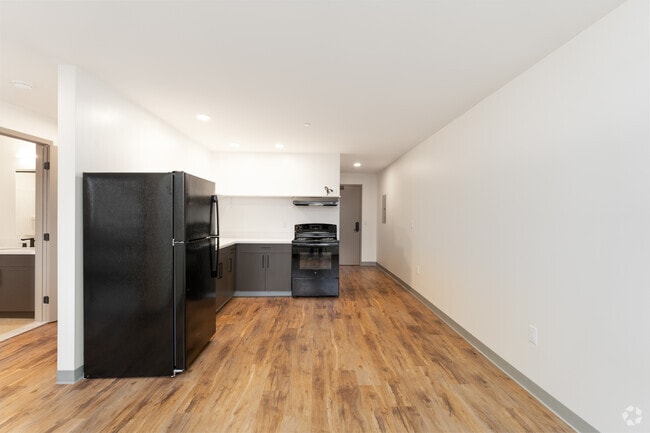 2BR, 1BA - 719SF - 1060 Bishop