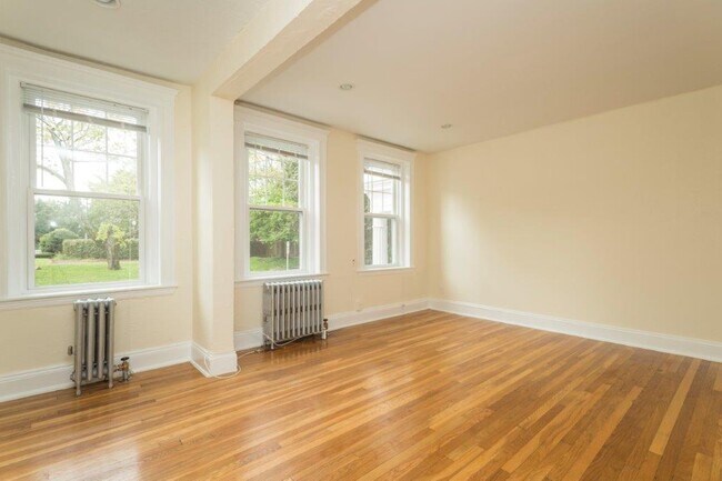 Photo - 286 Chestnut Hill Ave Unit 2