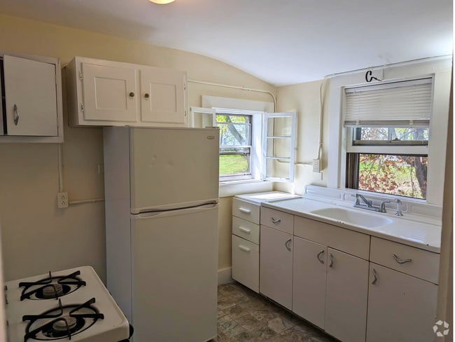 Building Photo - 165 Brunswick St Unit 7 Rental