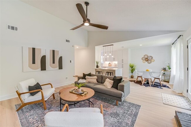 Photo - 2600 Piping Rock Trail