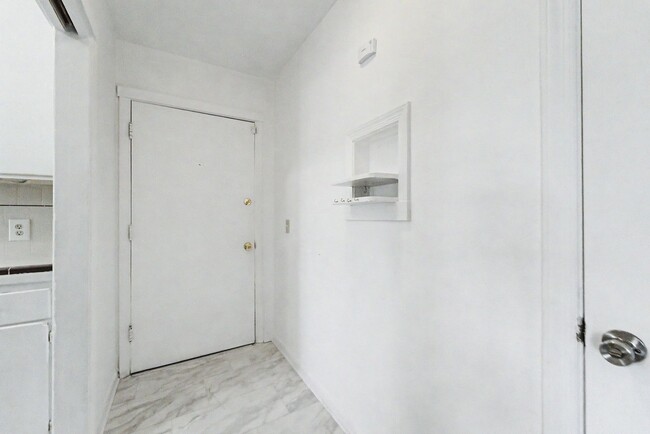Photo - 806 H St Unit 3