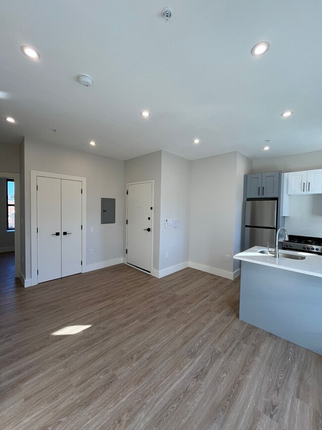 Photo - 268 Martin Luther King Jr Dr Unit 3C