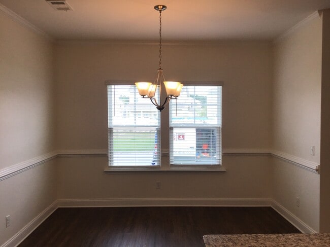 Photo - 243 Dogwood Cir