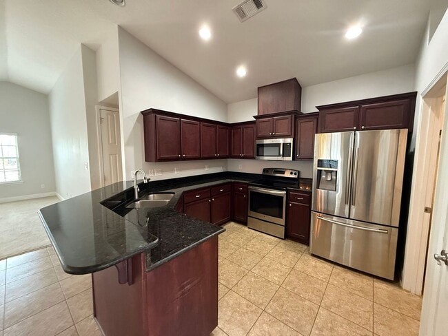 Photo - Pensacola - Weatherstone - 4 bedroom, 2 bathroom - w/ lawn care included