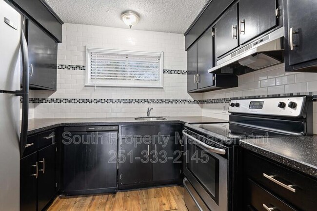 Photo - 6527 Old Shell Rd