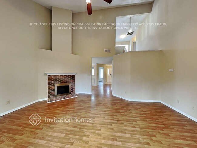 Photo - 2225 Sloan Dr