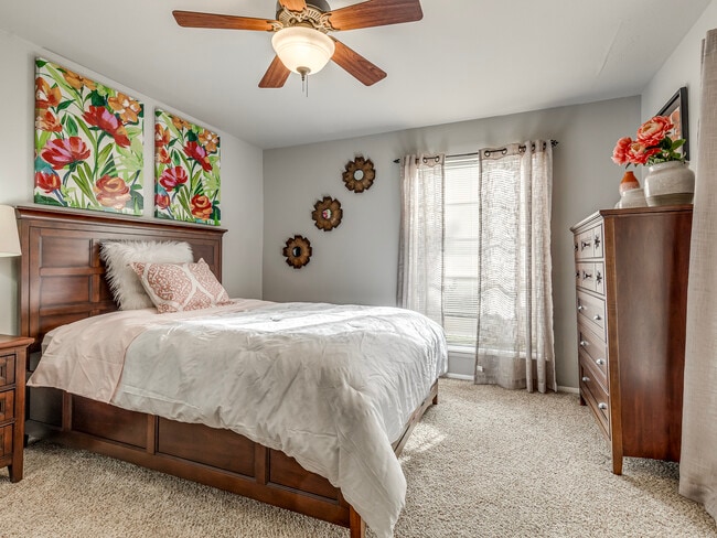 Barcelona Apartments - Bedroom
