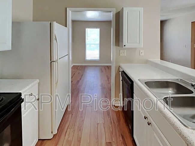 Photo - 213 Toby Springs Ln