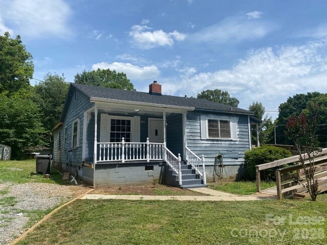 Building Photo - 1323 7th St