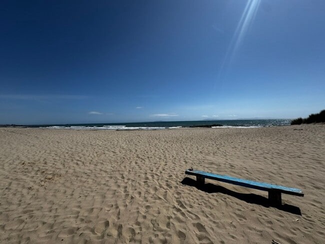 Building Photo - 3 bedroom Ventura Beach home