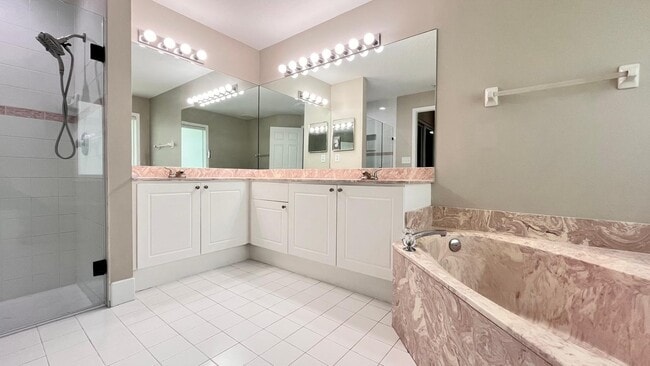 1627 Oak Berry Cir