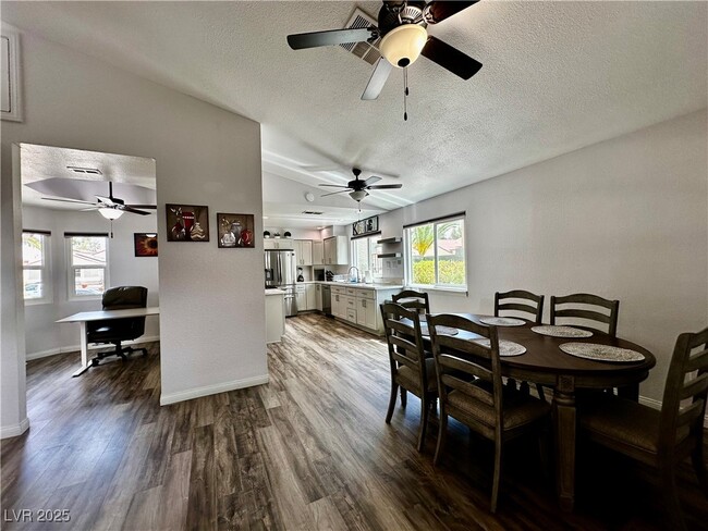 Building Photo - 41 Stone Cress Dr Rental