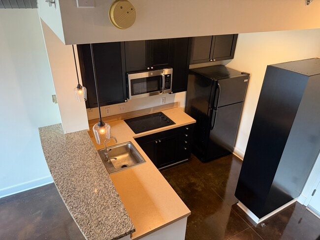 710 W Trade St Unit Gateway Loft #302
