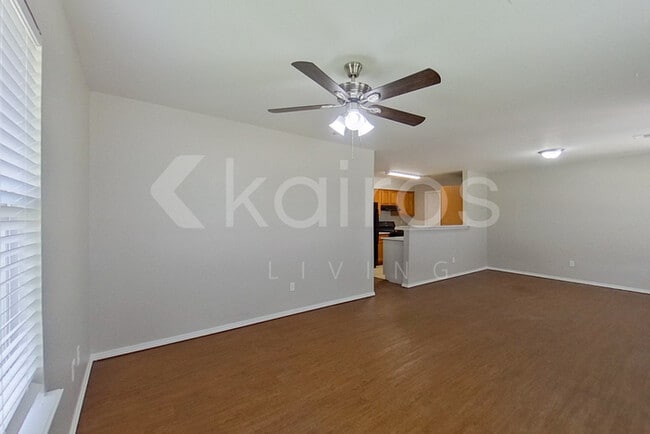 Photo - 2010 Creekridge Dr