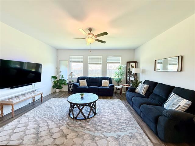 Photo - 1601 Lake Grove Dr