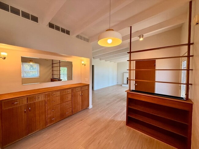 Photo - 81/83 w27 Unit 81w27