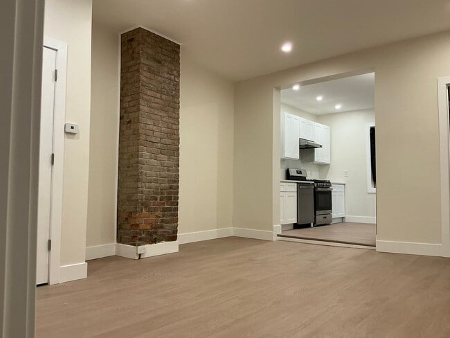 Building Photo - Refine Tyler Realty LLC Unit Floor 1