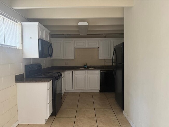 Photo - 729 E Commerce St Unit Apt # 3