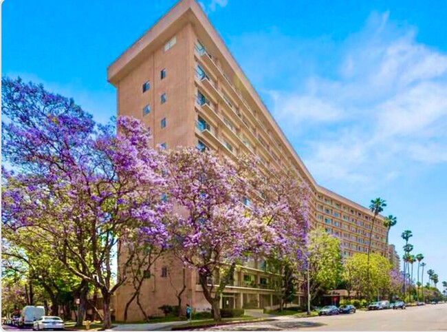 Photo - 100 S Doheny Dr Condo Unit 211