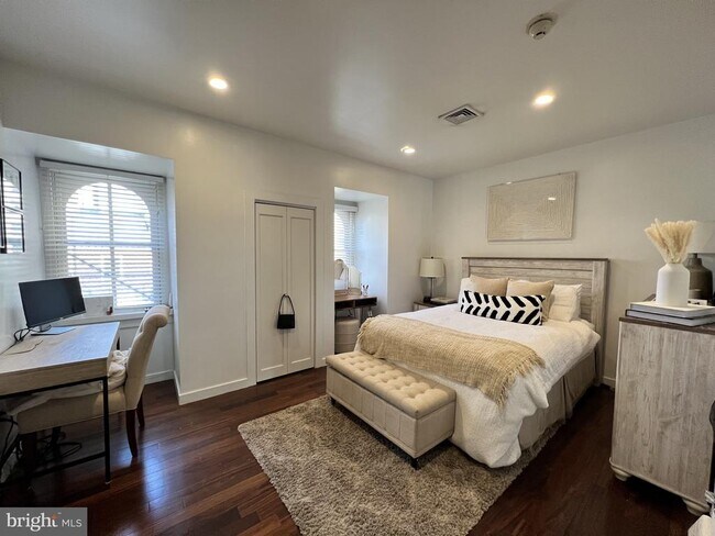 Photo - 258 S 18th St Unit 4