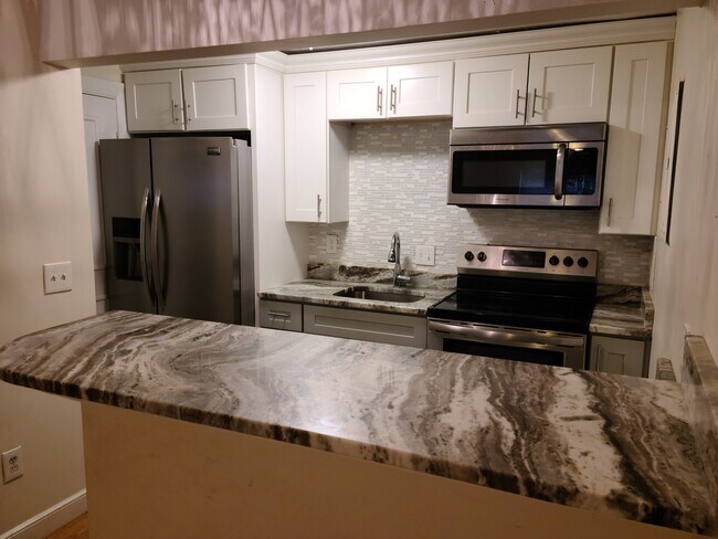 Photo - 10 Commonwealth Ct Unit 1