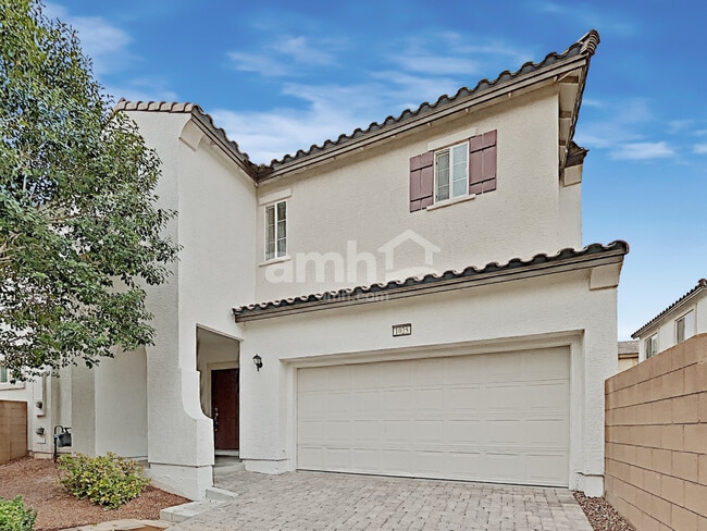 Building Photo - 1025 Maple Pines Ave