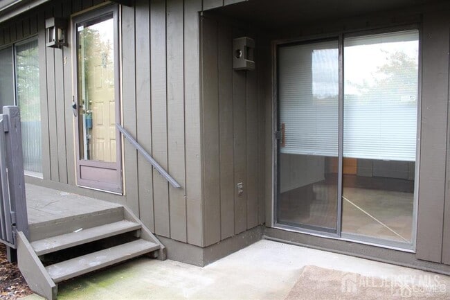 Photo - 3 Westgate Dr