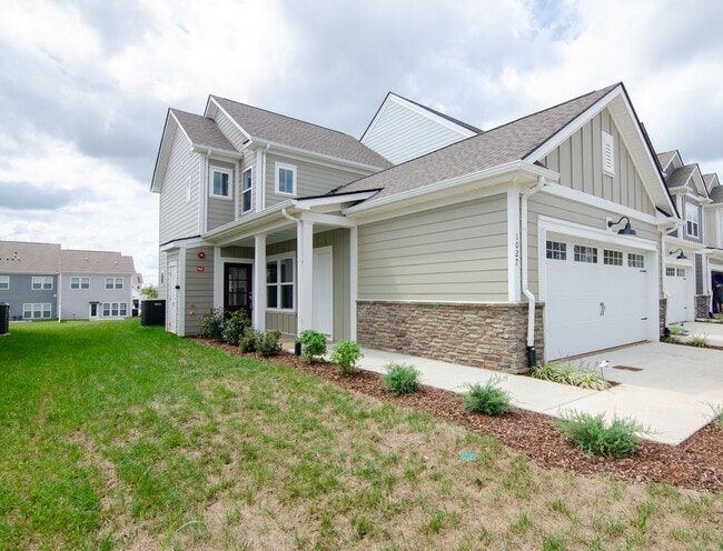 Building Photo - Stunning in June lake