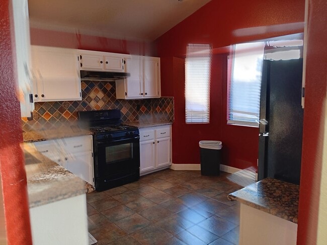 Photo - **RENT READY***LOVELY 3 BEDROOM ,2 BATH HOME NOW AVAILABLE FOR RENT!