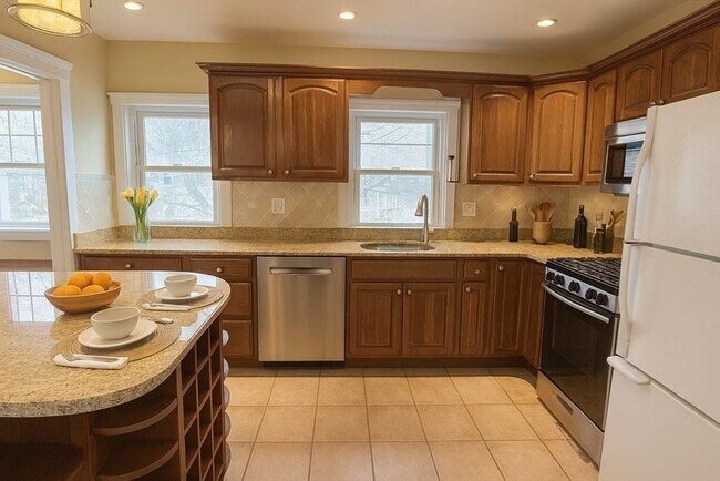 Photo - 311 Waverley Ave Unidad 311