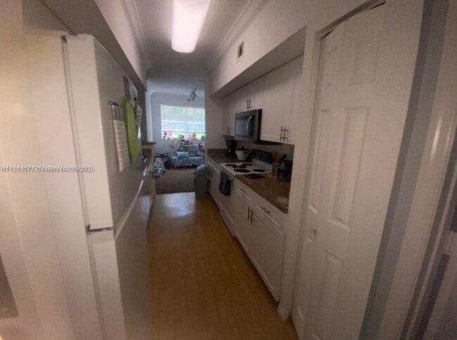 Building Photo - 151 SW 117th Ave Unit 9108