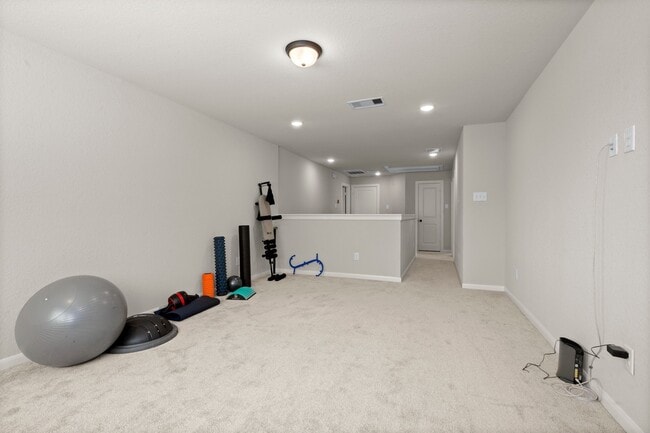 Photo - 104 Winged Elm Ct