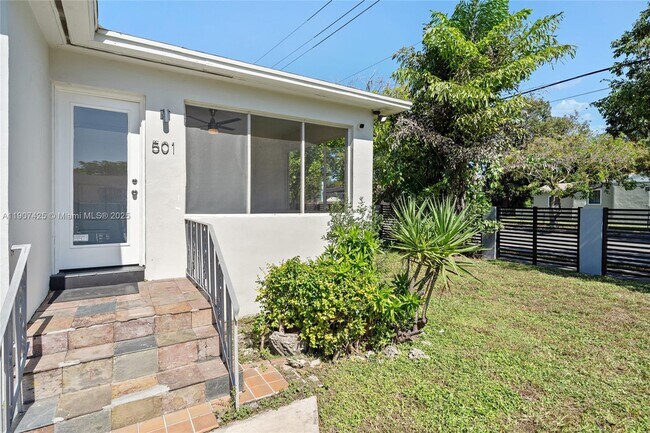 Photo - 501 NW 45th St