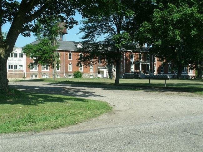 Photo - 2940 Cambria Rd Apartments
