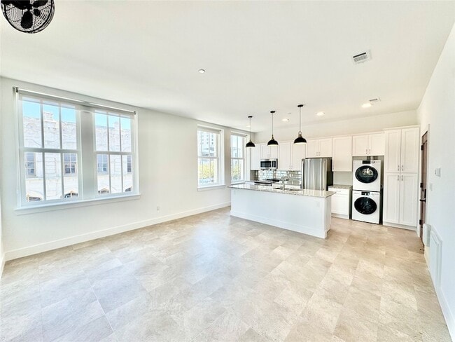 Photo - 2102 Mechanic St Unit 202