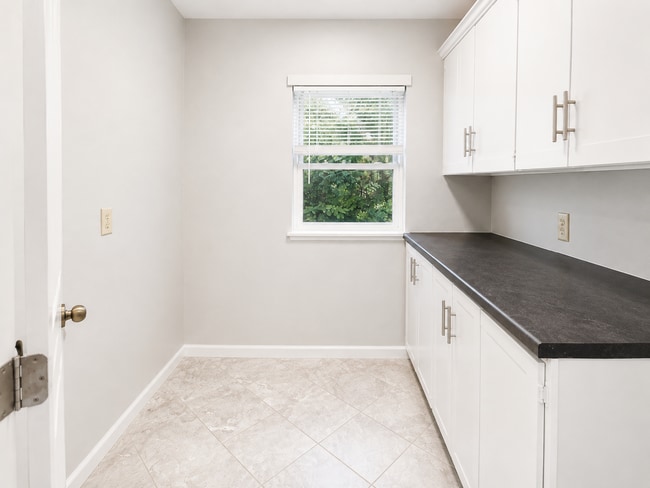 Photo - 2092 Garfield Ave