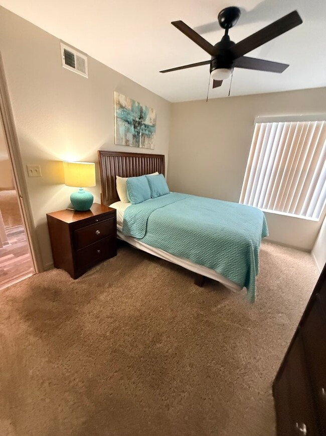 Building Photo - 2490 Sweetwater Club Cir