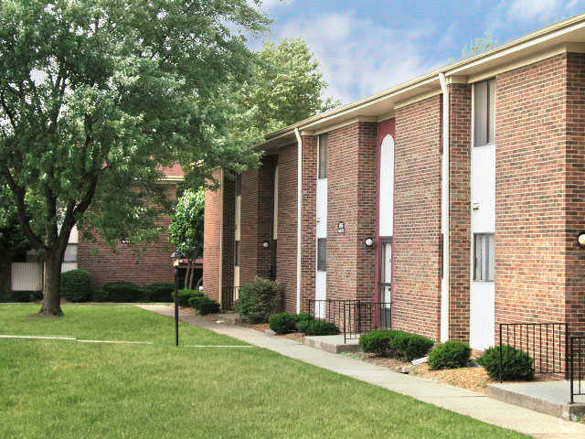 680 - WOODVIEW PLAZA - 680 - WOODVIEW PLAZA Apartments