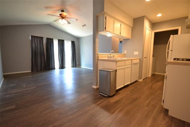 Photo - 16114 Windermere Dr