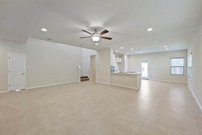 Photo - 202 Driftwood Ln